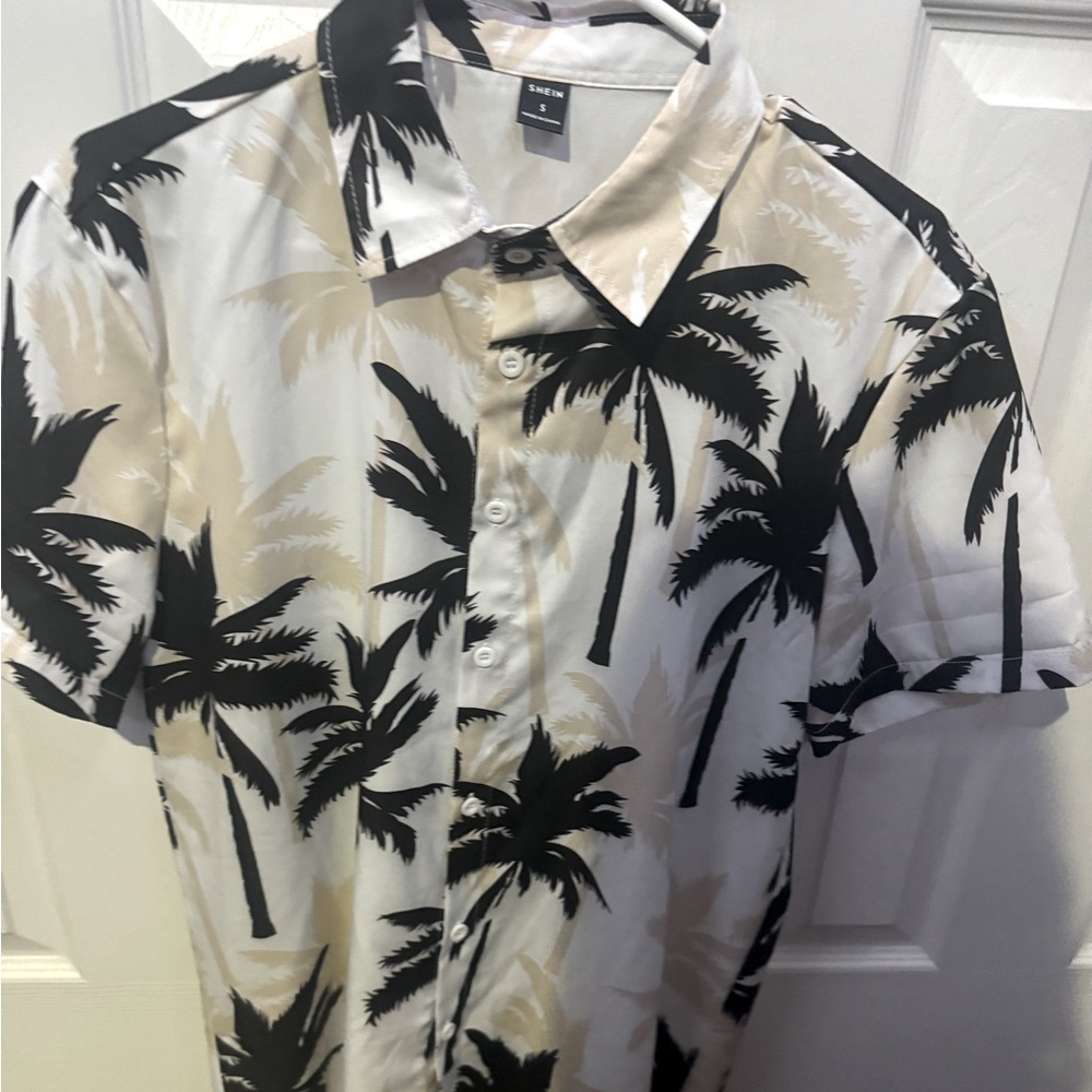 Palm Tree Button Down
